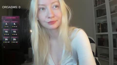 Snapshot of goodg_oddamn chatting on 24, 9, 2025 SOPHIE online show from 24, 9, 2025