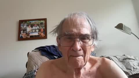 Snapshot of goodgrief12345 chatting on 27, 5, 2026 Sweet old guy online show from 27, 5, 2026