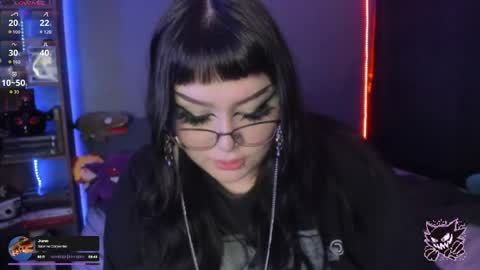 Snapshot of goth_stein chatting on 27, 5, 2026 Engel Please help me to reach 50 thumbs up online show from 27, 5, 2026