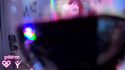    online show from 13, 10, 2025