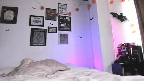 Snapshot of gothic_do11 chatting on 3, 1, 2025 hi my name is Elizabeth nice to meet you online show from 3, 1, 2025