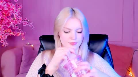 Grace Glamour online show from 4, 2, 2025