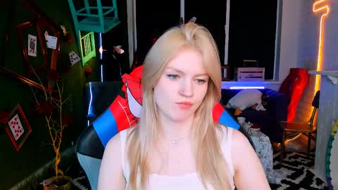 Grace Glamour online show from 26, 2, 2025