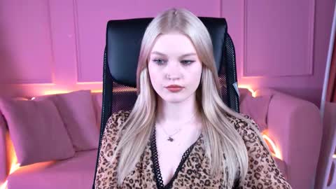 Grace Glamour online show from 15, 12, 2025