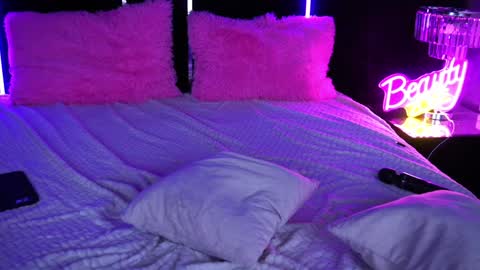 Snapshot of gracehotdavies chatting on 3, 2, 2025 Grace online show from 3, 2, 2025