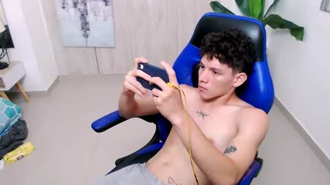 Snapshot of grecia_millercol chatting on 5, 1, 2025 grecia_millercol online show from 5, 1, 2025