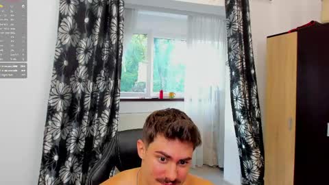 Snapshot of greekgod199 chatting on 25, 5, 2026 greekgod199 online show from 25, 5, 2026