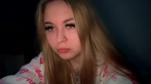 Snapshot of green_eyes_twinkl chatting on 4, 2, 2025 Lina 3 online show from 4, 2, 2025