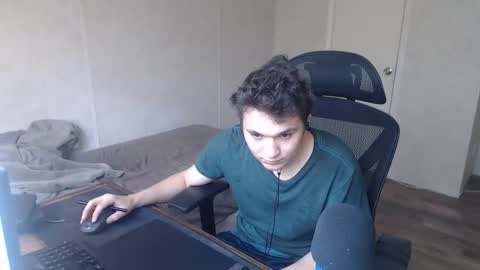 Snapshot of greendynomite_04 chatting on 18, 5, 2026 greendynomite_04 online show from 18, 5, 2026
