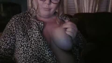 Snapshot of greeneyedgirl304 chatting on 1, 11, 2025 greeneyedgirl304 online show from 1, 11, 2025