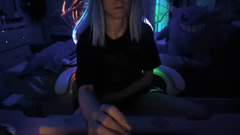 GreenEyedLovexo online show from 4, 2, 2025