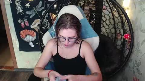 Snapshot of greenwitch9 chatting on 23, 7, 2026 Lina online show from 23, 7, 2026