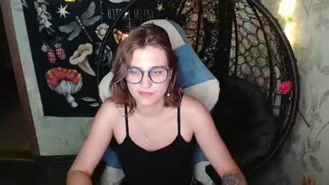 Snapshot of greenwitch9 chatting on 25, 7, 2026 Lina online show from 25, 7, 2026