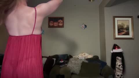 Snapshot of greenxxxqueen chatting on 10, 12, 2024 SexQueen Nikki online show from 10, 12, 2024