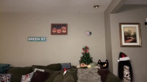 Snapshot of greenxxxqueen chatting on 15, 12, 2024 SexQueen Nikki online show from 15, 12, 2024