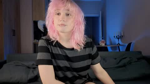 Greg-independent model online show from 7, 4, 2026