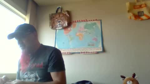 Snapshot of gregrev chatting on 30, 4, 2026 gregrev online show from 30, 4, 2026