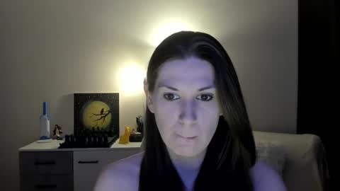 Snapshot of gretamiln chatting on 3, 11, 2025 Greta online show from 3, 11, 2025
