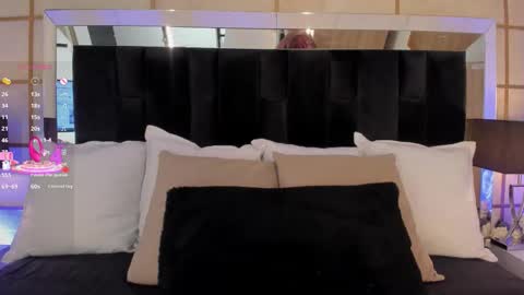 Greta Velvet  online show from 26, 10, 2025