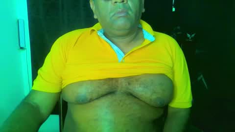 Snapshot of gryzzlybear chatting on 16, 11, 2025 BEARGRYZZLY online show from 16, 11, 2025