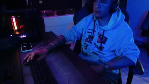 Snapshot of guayaco_ chatting on 31, 10, 2025 Guayaco online show from 31, 10, 2025