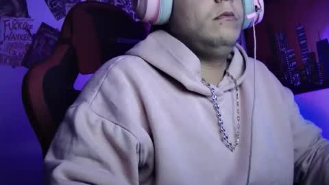 Snapshot of guccibaang chatting on 4, 4, 2026 guccibaang online show from 4, 4, 2026