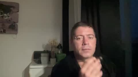 Snapshot of guil0 chatting on 11, 7, 2026 guil0 online show from 11, 7, 2026