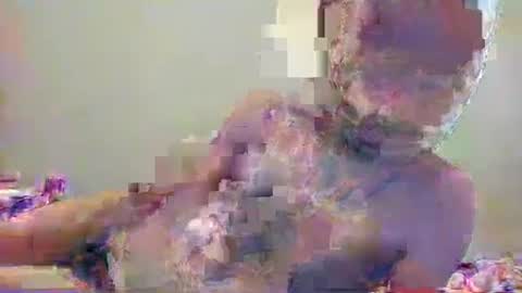 Snapshot of guil67728799 chatting on 23, 12, 2024 guil67728799 online show from 23, 12, 2024