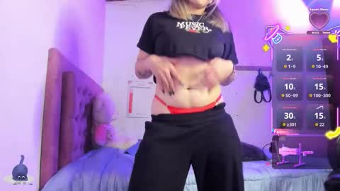 Hello Im Julieta Im 25 years old welcome to my room have fun and be happy. online show from 13, 10, 2025