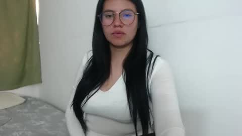 Vane blonde and Hazell black hair online show from 25, 11, 2025