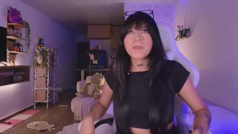 Snapshot of gummysaurus chatting on 24, 6, 2026 S online show from 24, 6, 2026