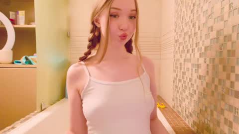 Snapshot of guns_n_buns chatting on 3, 5, 2026 guns_n_buns online show from 3, 5, 2026