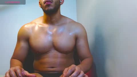 Snapshot of gurushake chatting on 26, 6, 2026 holl latino online show from 26, 6, 2026