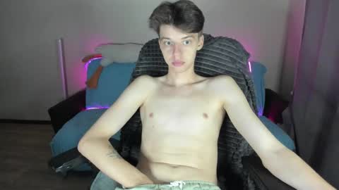 guy_liam1 online show from 28, 9, 2025