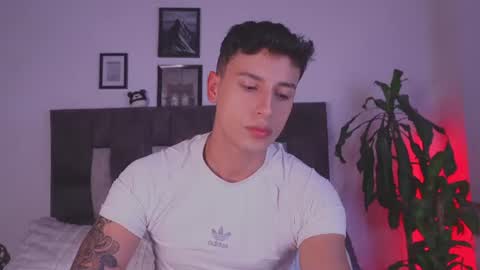 Snapshot of guy_twinks chatting on 6, 7, 2026 Gabriel online show from 6, 7, 2026