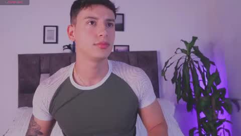 Snapshot of guy_twinks chatting on 7, 7, 2026 Gabriel online show from 7, 7, 2026