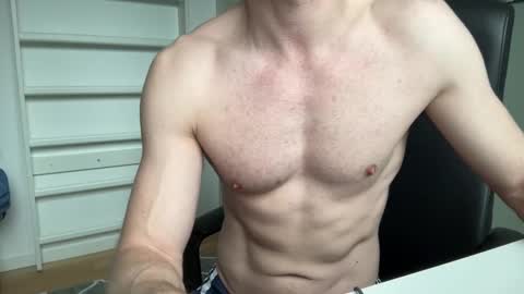 Snapshot of guyfromfinland1981 chatting on 11, 3, 2025 NaughtyFitHusband online show from 11, 3, 2025