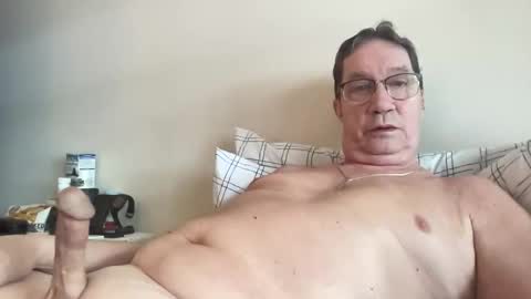 Snapshot of gwashere4u chatting on 1, 2, 2026 gwashere4u online show from 1, 2, 2026