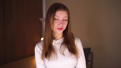 Snapshot of gwennielove chatting on 26, 4, 2026 Molly online show from 26, 4, 2026