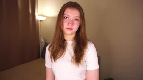 Snapshot of gwennielove chatting on 6, 5, 2026 Molly online show from 6, 5, 2026