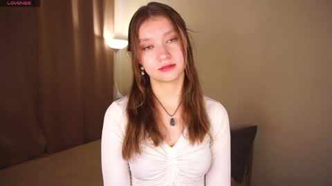 Snapshot of gwennielove chatting on 10, 5, 2026 Molly online show from 10, 5, 2026