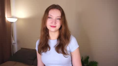 Snapshot of gwennielove chatting on 23, 5, 2026 Molly online show from 23, 5, 2026