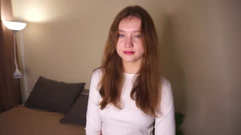 Snapshot of gwennielove chatting on 4, 6, 2026 Molly online show from 4, 6, 2026