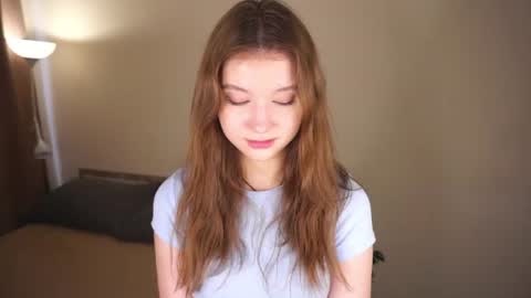 Snapshot of gwennielove chatting on 10, 6, 2026 Molly online show from 10, 6, 2026