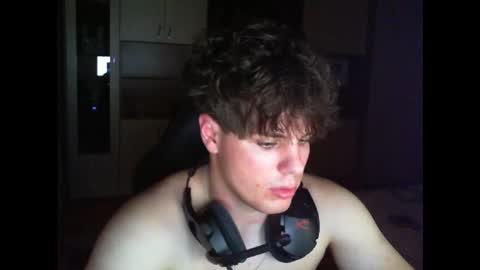 gymguy0505 online show from 14, 12, 2025