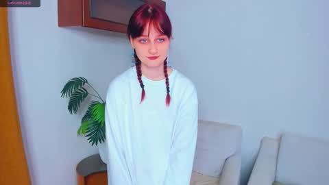 Kelly  Lilly online show from 11, 10, 2025