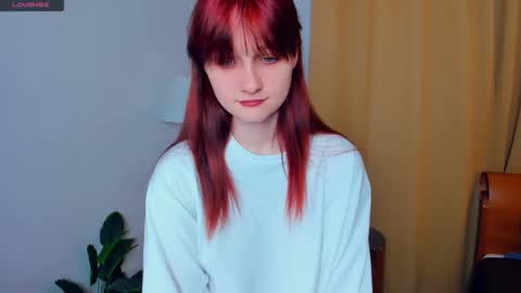 Kelly  Lilly online show from 4, 11, 2025