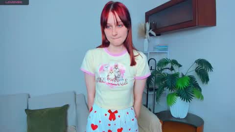 Kelly  Lilly online show from 7, 11, 2025