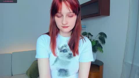 Kelly  Lilly online show from 25, 11, 2025