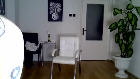 Snapshot of h_blackwood chatting on 11, 6, 2026 H. Blackwood online show from 11, 6, 2026